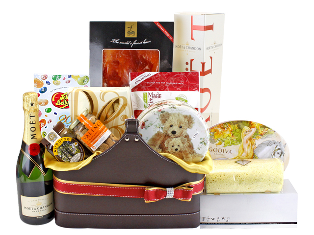 Wine n Food Hamper - Deluxe Food Gift Hamper (2) - L88153 Photo